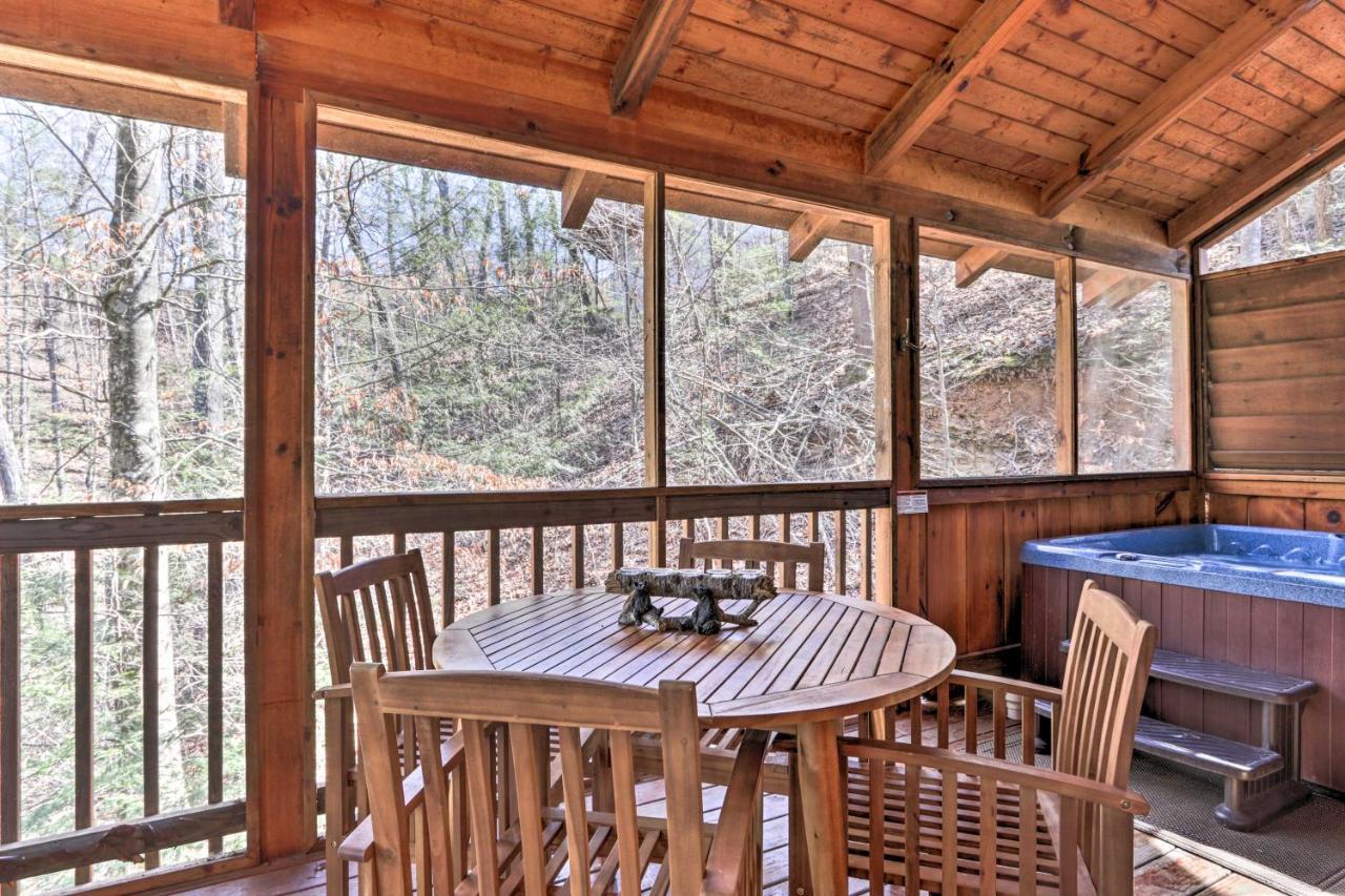 Cozy Cabin With Hot Tub In The Heart Of Pigeon Forgeヴィラ エクステリア 写真