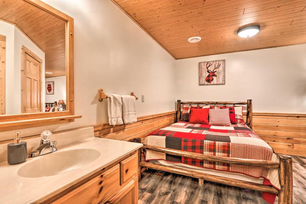 Cozy Cabin With Hot Tub In The Heart Of Pigeon Forgeヴィラ エクステリア 写真