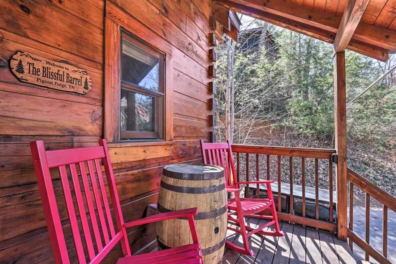 Cozy Cabin With Hot Tub In The Heart Of Pigeon Forgeヴィラ エクステリア 写真